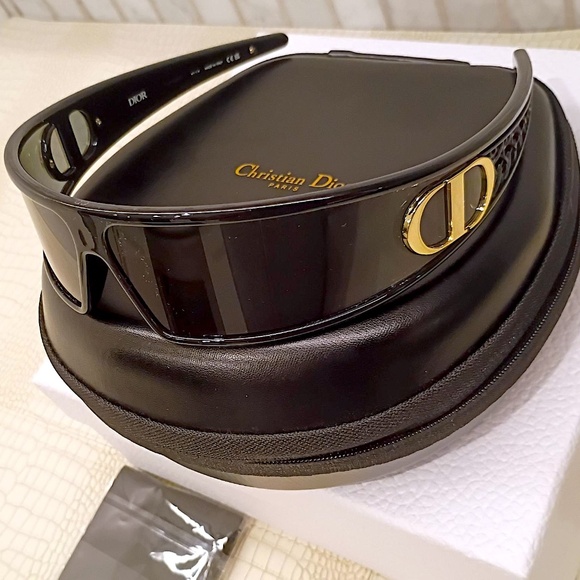 Rare New The Very Dior M1U Mask Sunglasses with Case/Box/Cloth
